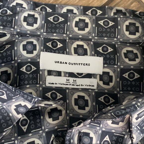 Urban Outfitters retro pattern polyester shirt GUC - Picture 3 of 8